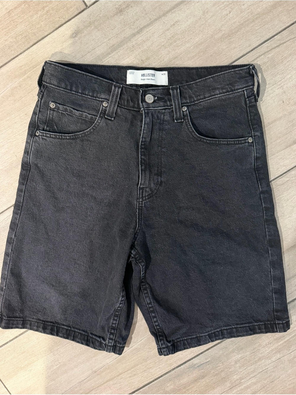 Hollister Men’s Black Denim baggy Jorts shorts - 30